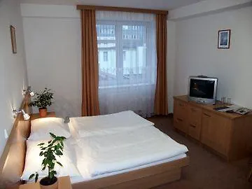 歌颂酒店 酒店