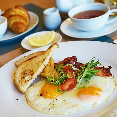 Colorfactory - Czech Leading