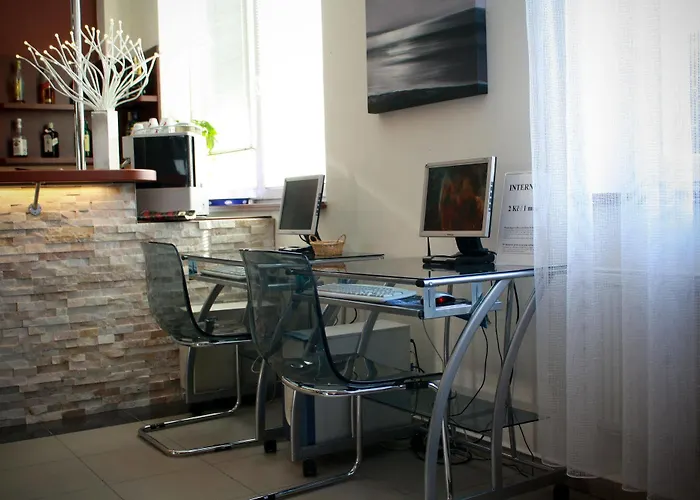 Colorfactory - Czech Leading